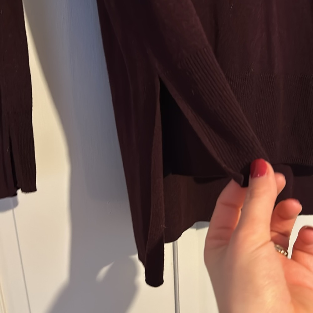 H&M burgundy light weight sweater - Picture 4 of 5